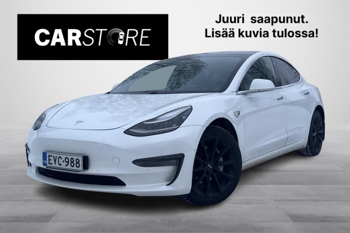 Long-Range Dual Motor AWD // Vetokoukku / Akusto uusittu 1/2025 / Autopilot / Lasikatto //
