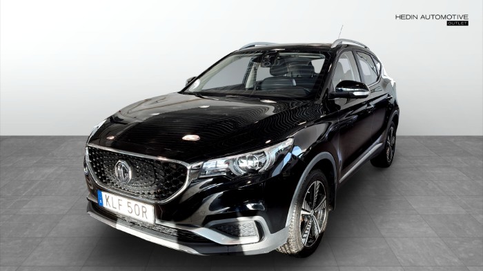 ZS EV LHD 45KWH LUX PEBBLE BLACK Laddkort värde 15.000kr ingår