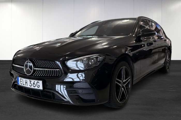 300 de 4MATIC  AMG Line / Burmester / Panorama / Drag