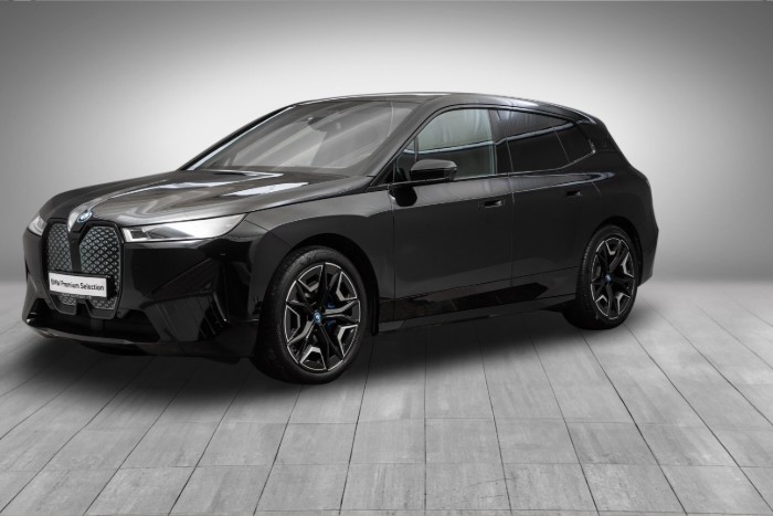 xDrive40 Fully Charged (K)