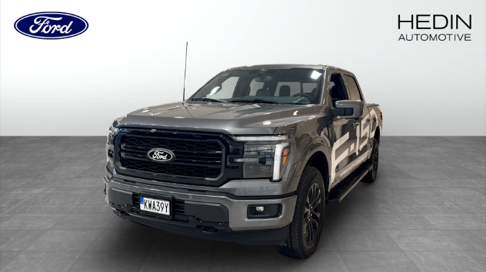 Lariat Black Edition 5.0L V8 406HP Fria vinterhjul