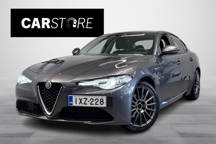 2.0 Bensiini 200hp RWD 8AT Super Comfort // Sähköpenkit muistilla / Peruutuskamera / Adaptv. vakkari