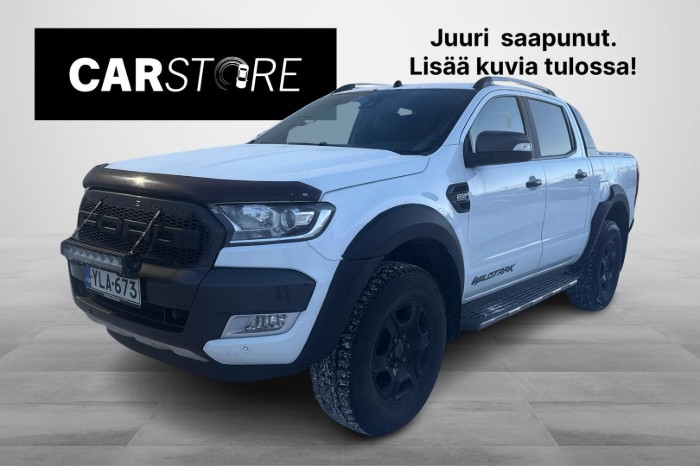 Double Cab 3,2TDCi 200 hv A6 Wildtrak 4x4 // Webasto / ACC / P-kamera / Koukku / Navi / Aeropaketti/