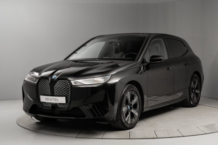 xDrive40 Fully Charged