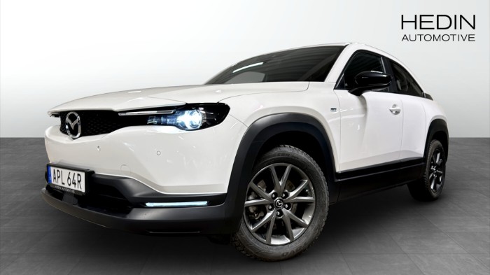 e-Skyactiv 10 Års Garanti Head-Up Backkamera Navi Carplay