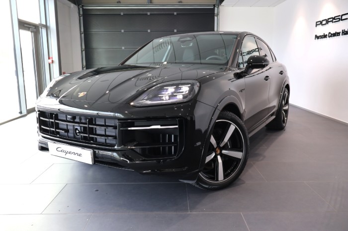E-Hybrid Coupé Black Edition 470HK/VAT