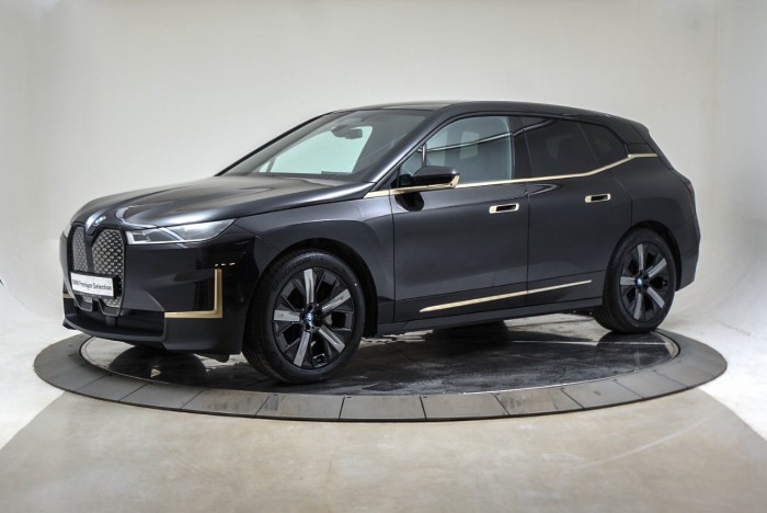 xDrive40 Fully Charged