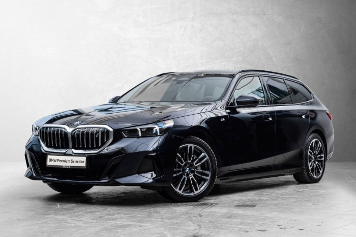 Touring xDrive40 Fully Charged Premium E (K)