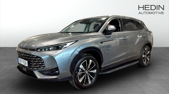 LUXURY PLUG-IN HYBRID