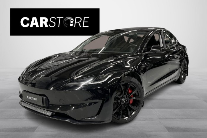 Performance AWD Highland // Autopilot / Mukautuvat LED-ajovalot / Premium Audio / Sport-istuimet