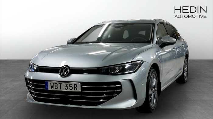 PASSAT Variant eHybrid 1.5 TSI OPF DSG // ELEGANCE