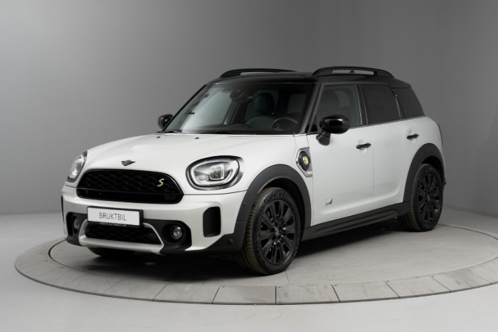 Cooper SE All4 Experience