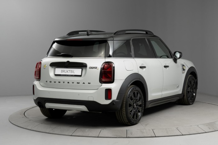 Cooper SE All4 Experience