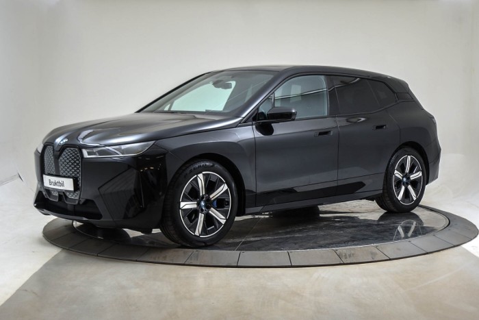 xDrive40 Fully Charged