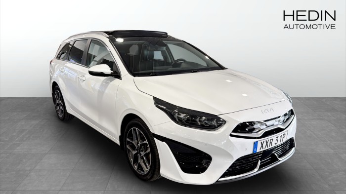 SW PHEV ADVANCE PLUS / PANORAMA / LÄDER