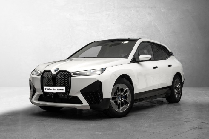 xDrive40 Fully Charged (K)