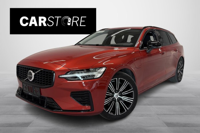 T6 AWD Long Range Plus Dark aut // Vetokoukku / Harman/Kardon / ACC / Thors LED / 2x Alut //