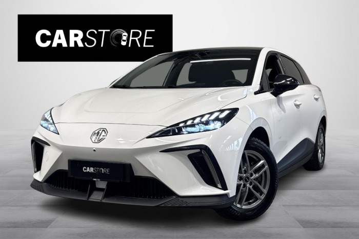 Luxury 64kWh //Lämpöpumppu / Sähköpenkit / 360kamera / Kahdet renkaat ja vanteet //