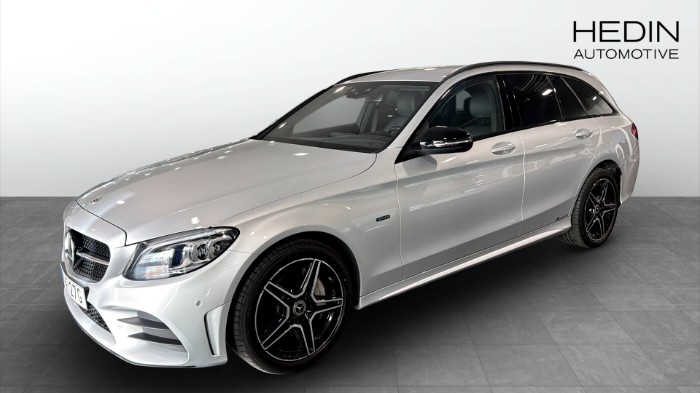 300 de 9G-Tronic AMG Paket / Night Paket / Dragkrok