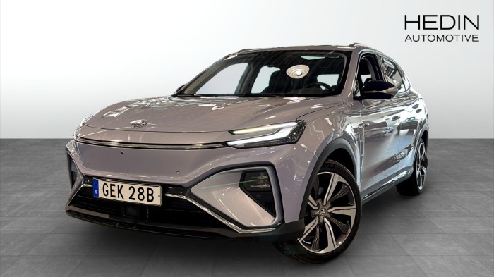 Luxury RWD | Nav | Pano | 360-kamera