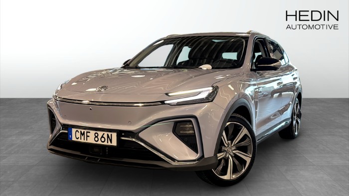 Luxury RWD | Nav | Pano | 360-kamera