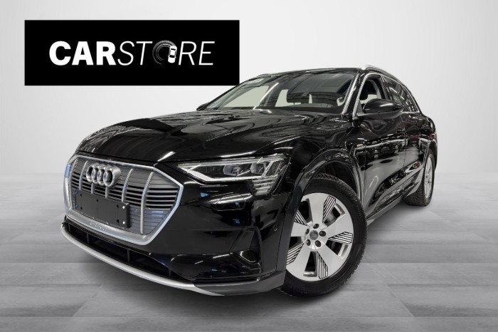 55 quattro // Adapt. vakkari / Ilmajousitus / LED-ajovalot / Digimittaristo / Sähköpenkit / Navi //