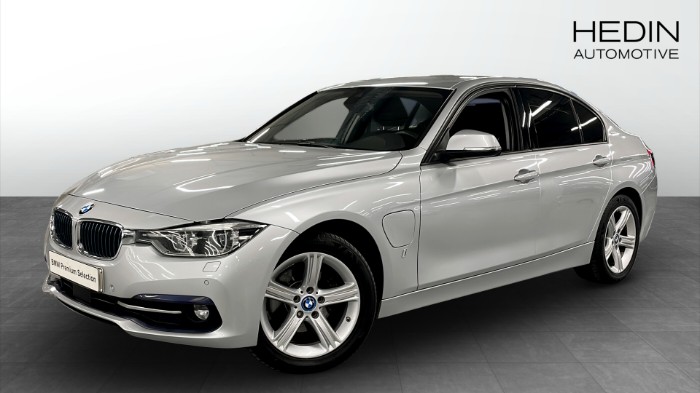 Plug-in hybrid Navigation Aktiv farth M-sportratt Värmare