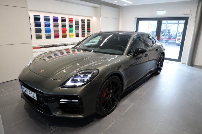 4S E-Hybrid / 544 HK