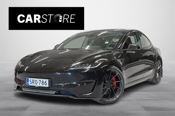 Performance AWD Highland // Autopilot / Mukautuvat LED-ajovalot / Premium Audio / Sport-istuimet