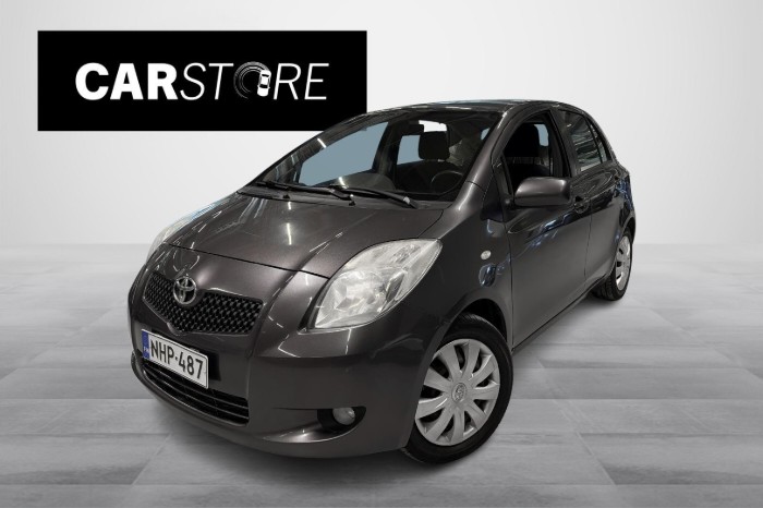 1,3 VVT-i Superior 5ov // Lohko & Sisätilanpistoke / 2x Renkaat / Suomi-Auto! //