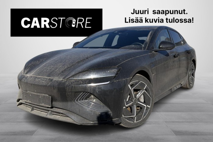 Excellence AWD  // HUD / 360° Kamera / Dynaudio / Panorama / ACC / Ilmastoidut istuimet //