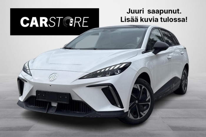 Luxury 64kWh // 360°-kamera / Lämpöpumppu / Adapt. vakkari / Sähköpenkki / LED-valot / CarPlay //