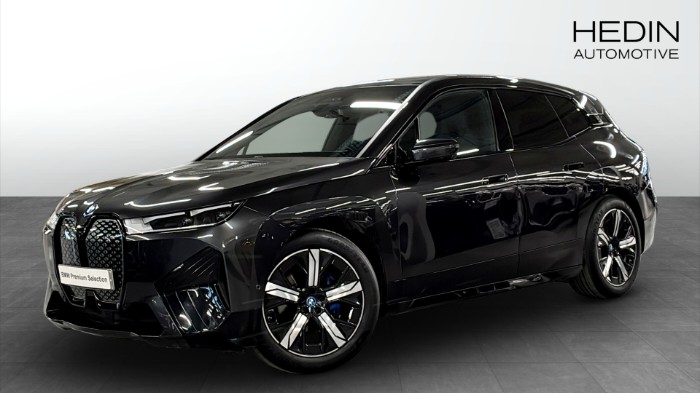 xDrive40 Sportpaket Driving Assist Pro Panorama H/K 360°