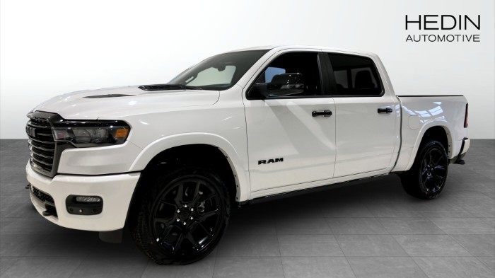 RAM 1500 LARAMIE CREW CAB