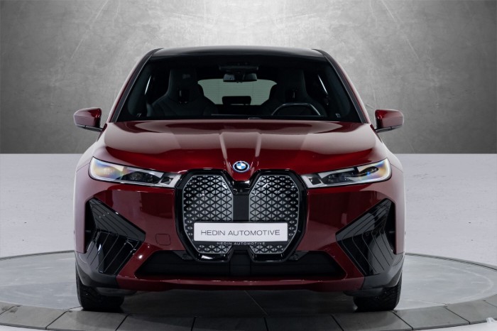 xDrive40 Fully Charged