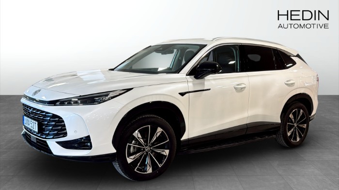 LUXURY PLUG-IN HYBRID