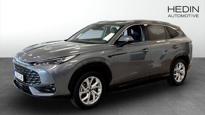 LUXURY PLUG-IN HYBRID