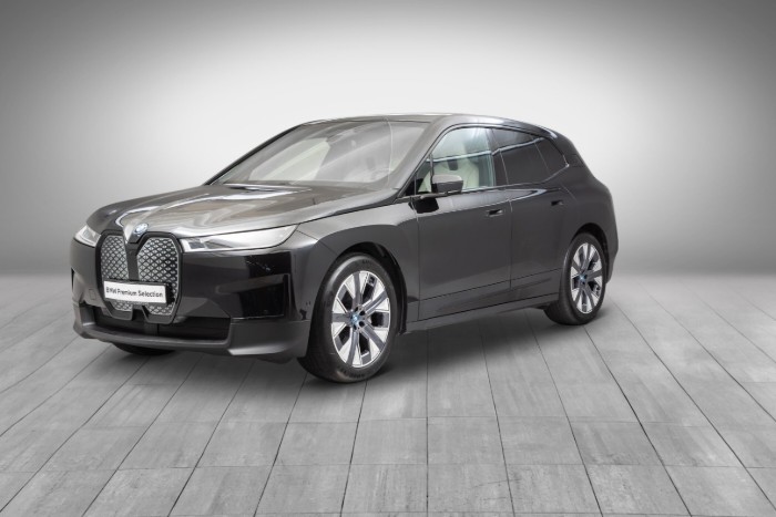 xDrive40 Fully Charged