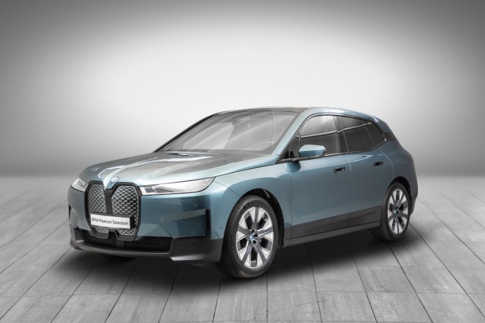 xDrive40 Fully Charged