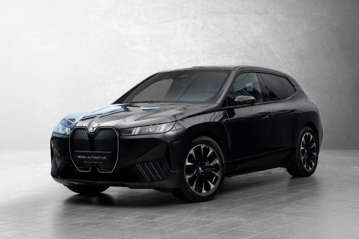 xDrive60 Fully Charged (K)