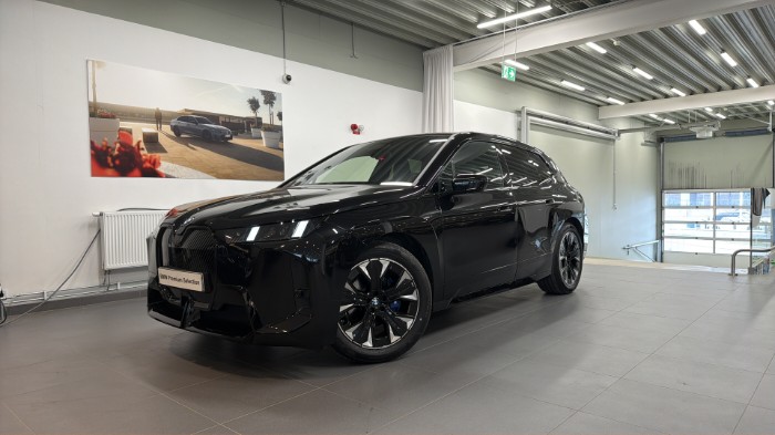 xDrive60 M Sport B&W Pano 4-zon Luft Soft close DAP