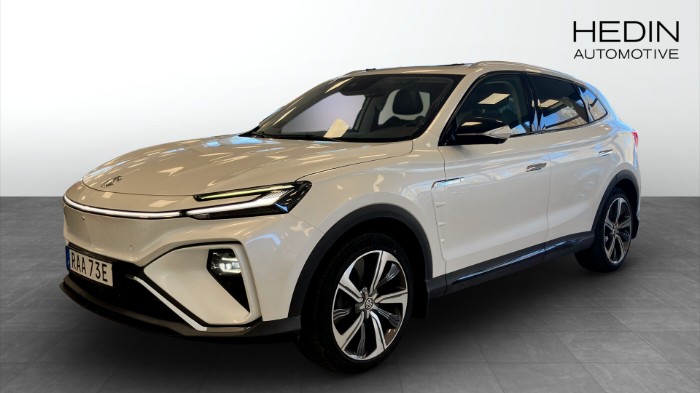 PERFORMANCE / Dragkrok