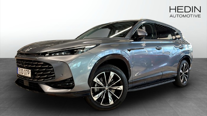 LUXURY PLUG-IN HYBRID