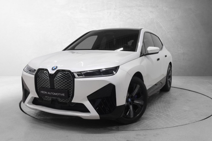 xDrive40 Fully Charged (K)