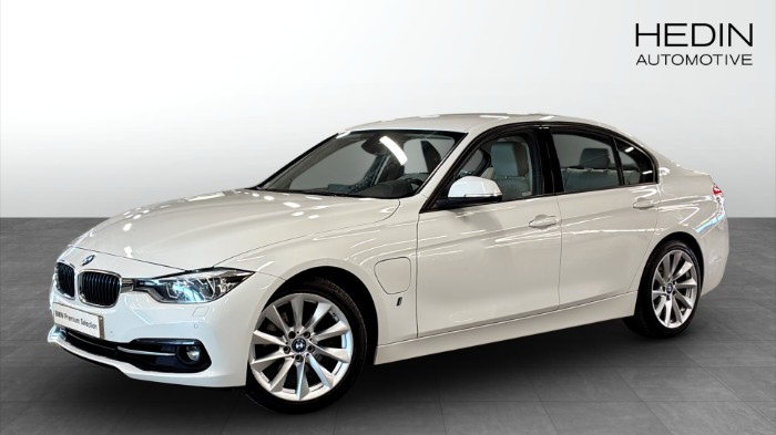 iPerformance Sedan Sport Line Backkamera H/K Navigation