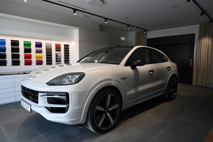 E-Hybrid Coupé
