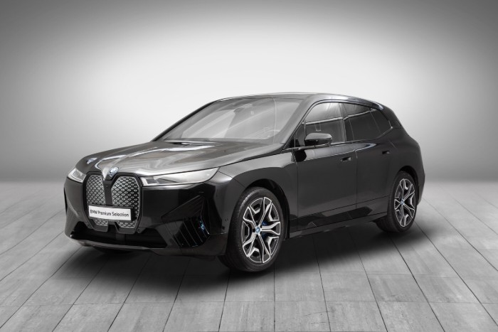 xDrive40 Fully Charged