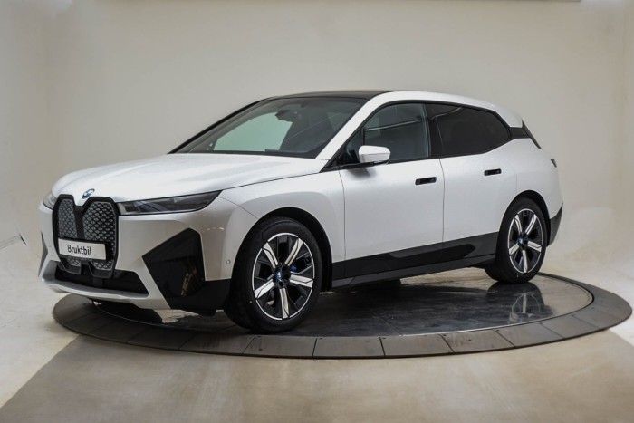 xDrive40 Fully Charged