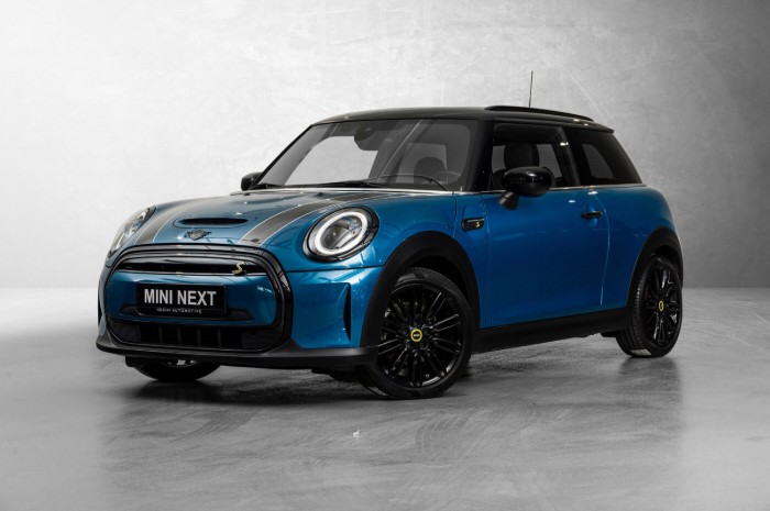 Cooper SE Essential