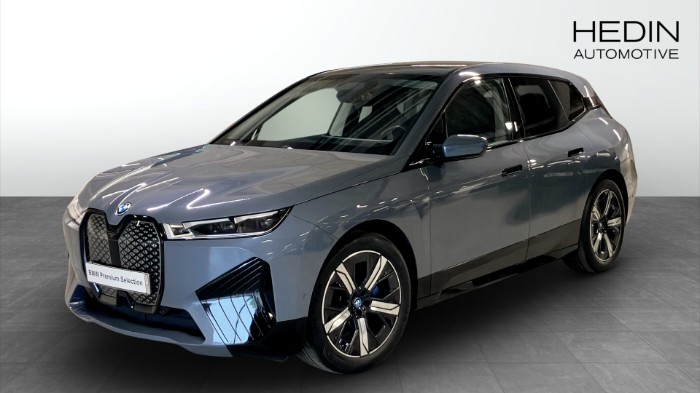 xDrive40 Komfort access, Head-Up display, 360 kamera